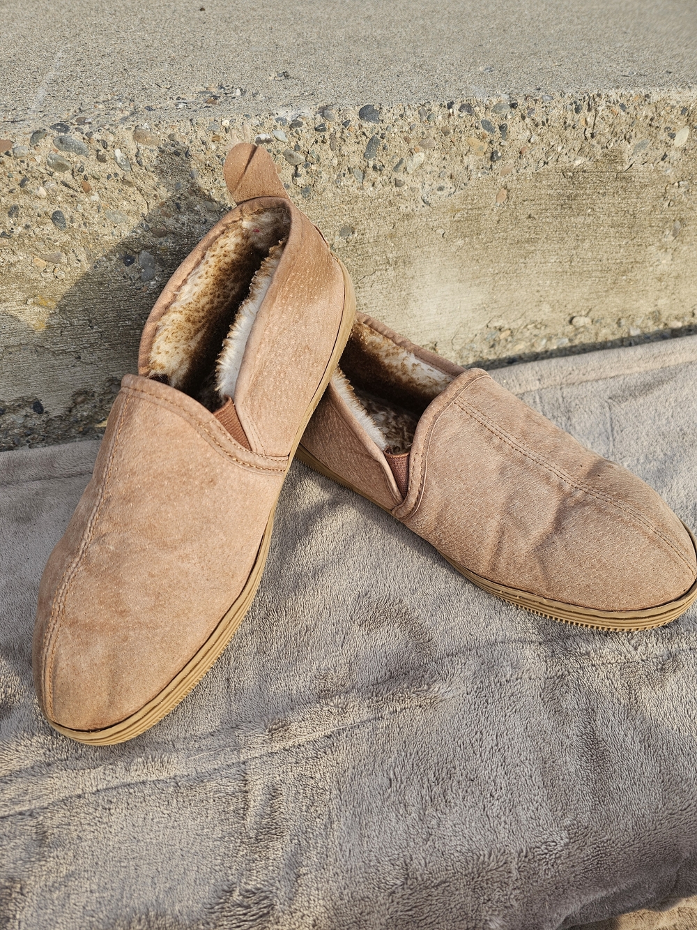 Lamo Men's Slip-On Suede Loafers with Plush Lining - TanS60